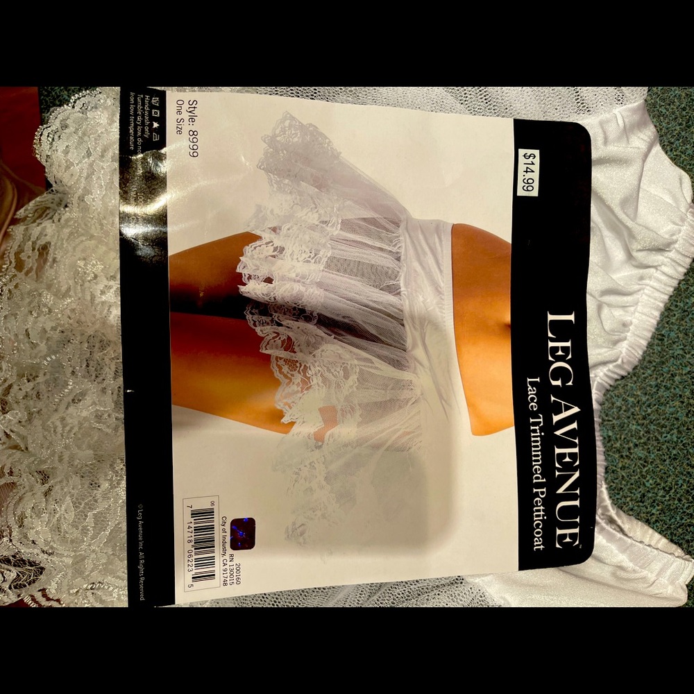 White brand new in package petticoat Leg Avenue